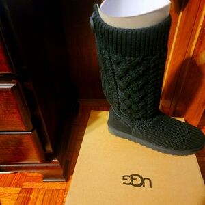 Black Cable Knit Boot with Forest Green Accents